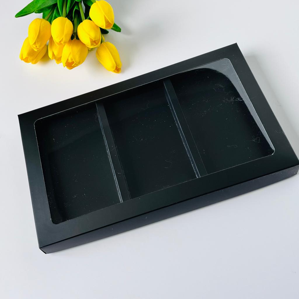 3 Bölmeli Pencereli Tablet Çikolata Kutusu — galeri görseli